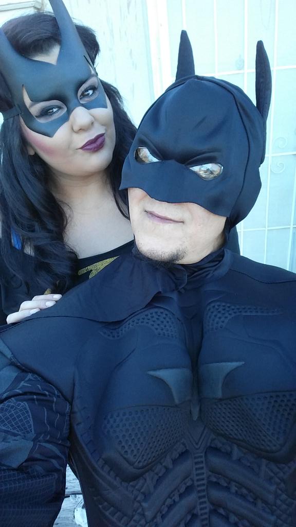 Ashleylorie's tweet photo. Bat Woman Bat Man #power1067 #trickortweet #HappyHalloween https://t.co/0dT3YspLZj
