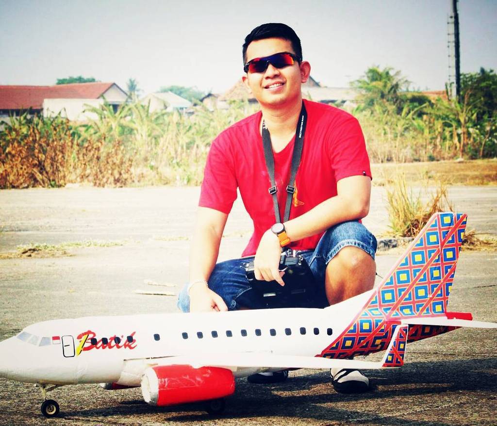 DeltaBravo33's tweet image. Instagram : by rinoalfantris - maiden hari ini success #aeromodeling #boeing #rc #batikair #maiden 😆😆😆