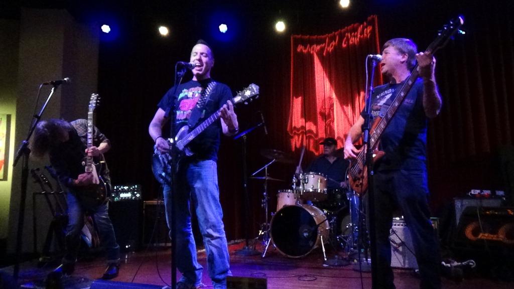 akassassin71's tweet photo. @boundtobemusic playing at the Queen last night. Thanks to everyone who came out to see and support us! https://t.co/2CHwlIoLgw