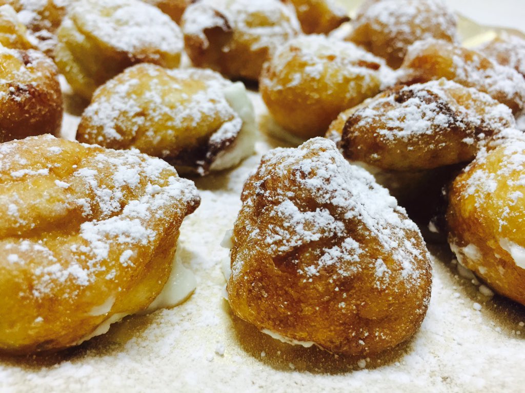 elingenio_rest's tweet photo. A nosotros nos gusta el "halloween" más tradicional! Ricos buñuelos!! https://t.co/AgPHBkNnAI