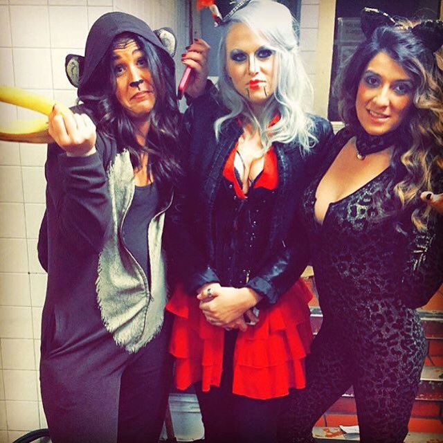 pourhousempls's tweet photo. Come to an extra spooky #phshitshow tonight and visit your favorite bartenders. We've got plenty of booos! 👻🍻 https://t.co/QbFW2pYRox