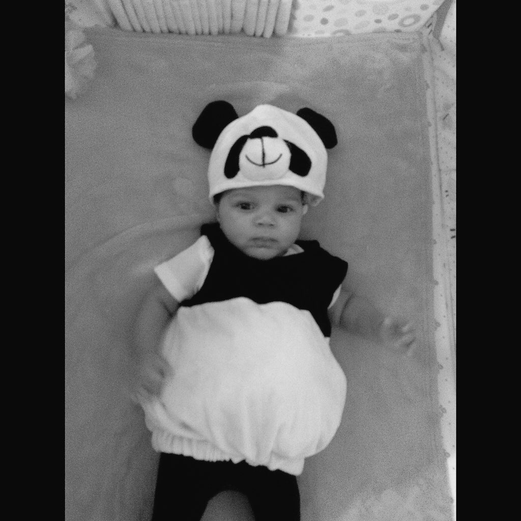 Tyty_198's tweet photo. Happy Halloween from my pandaβ€οΈπππΌ #1sthalloween #Panda #princessjuliet https://t.co/LYTySyzyIR