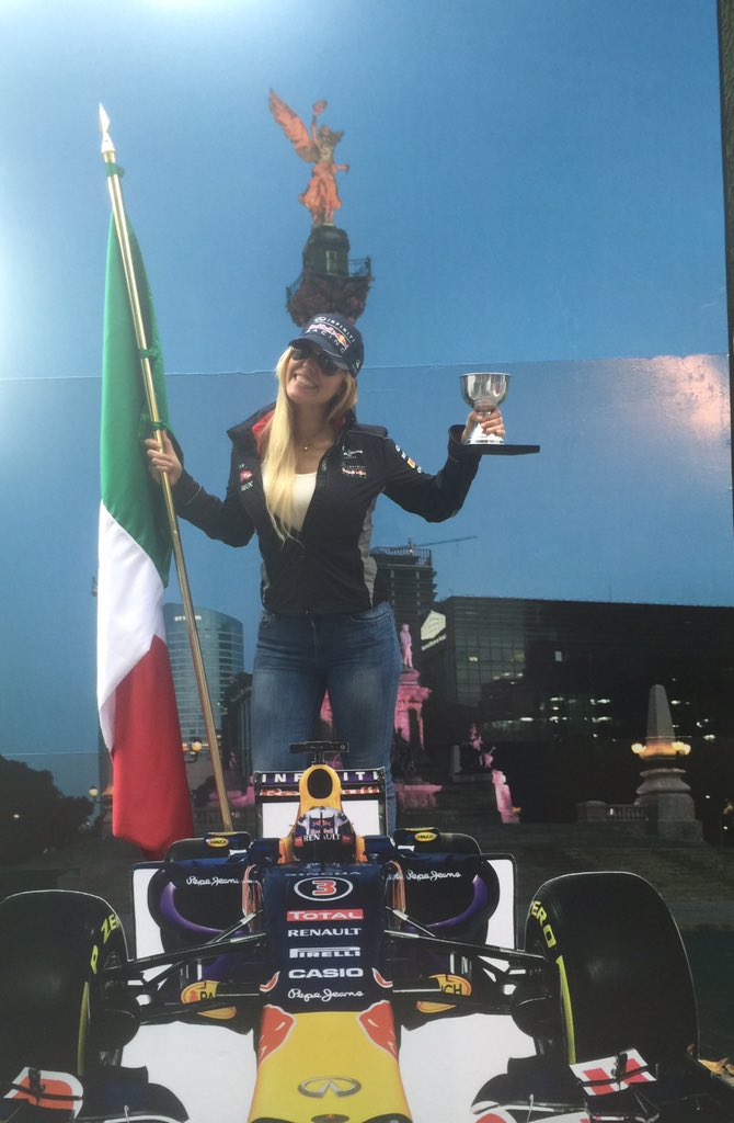 DanielitaSPA's tweet photo. Jajajajjajajaja @F1FanZoneMexico #FanZoneTotal #F1Total @Total_Mex @redbullracing 👏🏻😁 https://t.co/J9Po87kpK7