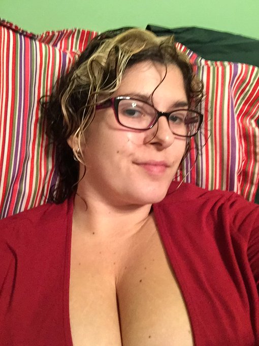 Can't wait to get dressed up!!! https://t.co/ypgdr0tqb9<a href="/tag/workselfie"class="tags"><span>#workselfie</span></a>