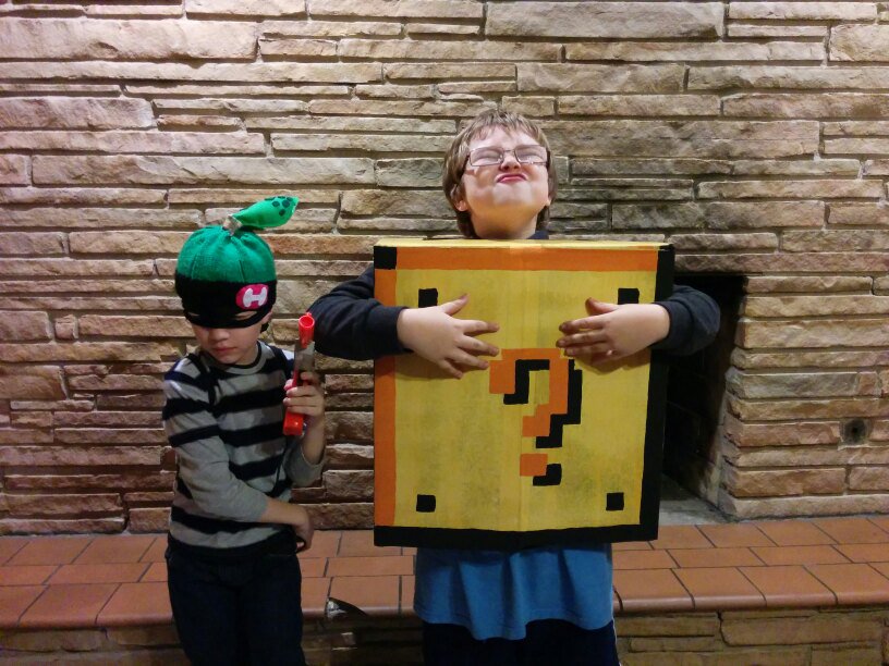 TheLennina's tweet photo. Happy Halloween from my Nintendo freaks! #Splatoon #QuestionMarkBlock https://t.co/9eKNRt30ha