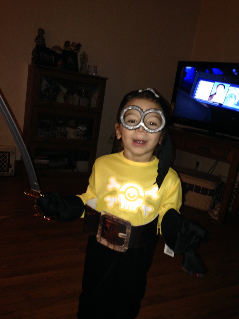 san872's tweet photo. Liam my minion https://t.co/VyJGcb8f2u