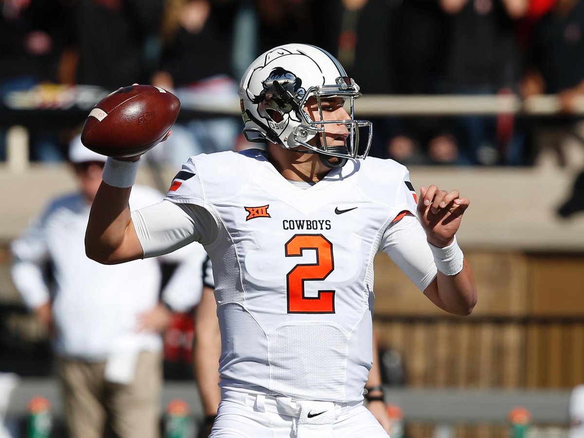 ESPNCFB's tweet photo. #12 Oklahoma State drops 70 points on Texas Tech in highest scoring game this year. Cowboys are now a perfect 8-0. https://t.co/aDSlnVQBOt