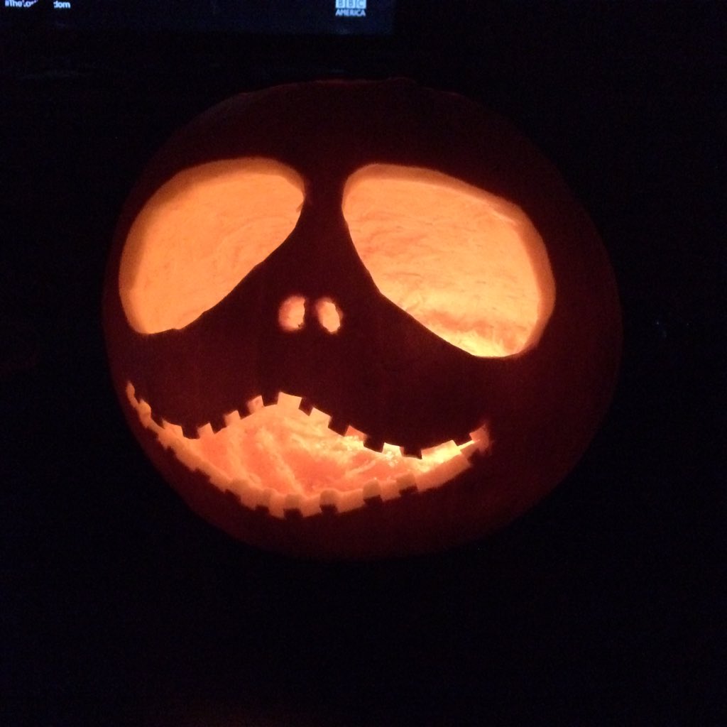 LizzyFireLizard's tweet image. This is Halloween!! #Halloween #Circus #fire