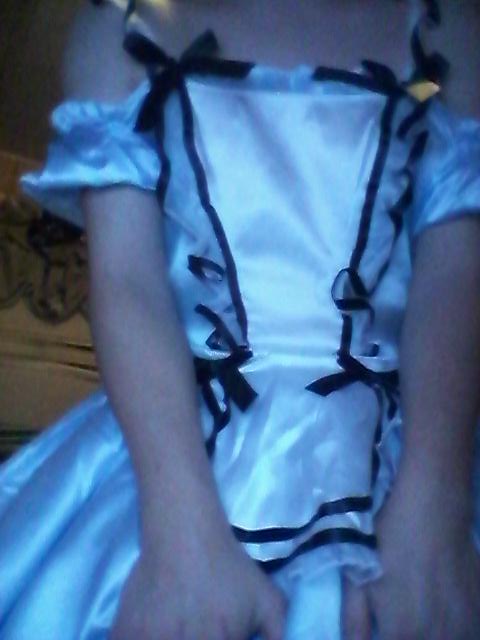 bondageguy20's tweet photo. I love Halloween. #halloween2015 #aliceinwonderland https://t.co/kyZrS2EATL