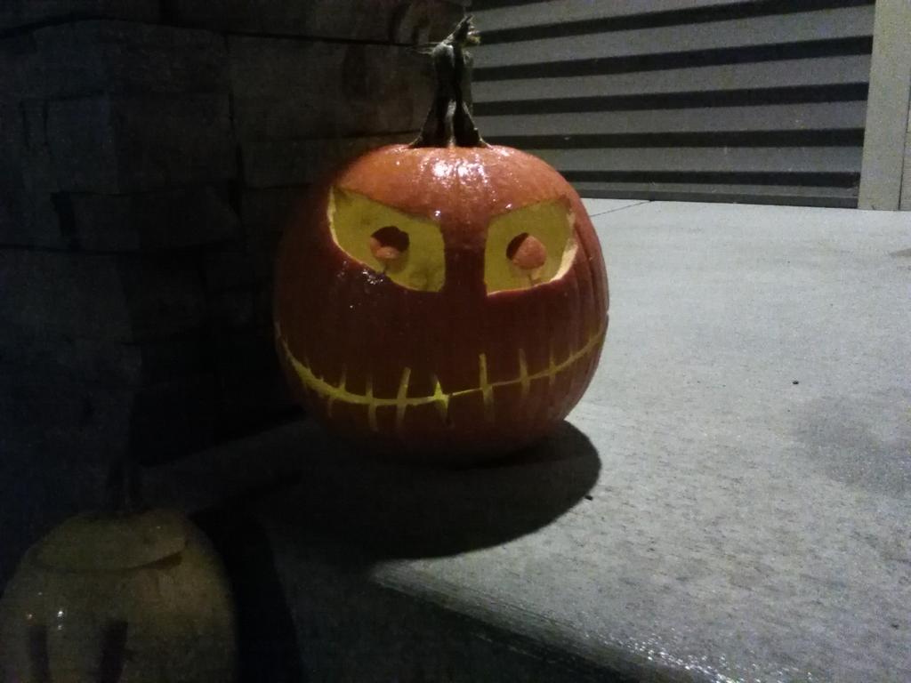 DailyAnalytics's tweet photo. Two Jack-o-lanterns and a #squasholantern #SouthPark https://t.co/SqwpcnQg3a