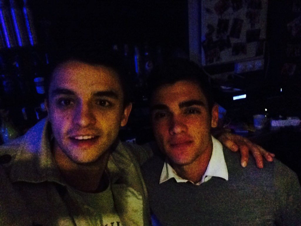 Paraderoxativa's tweet photo. Hasta las 2:00 os esperamos !@Vicentepons2 @guevaramartin10 https://t.co/8cpPokM53N