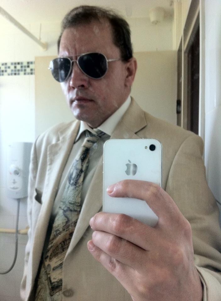 deadnawakemovie's tweet photo. On The Antwerp Dolls Set! #TheAntwerpDolls #jasonwing #filmset #gangster #gangsterfilms #actorslife https://t.co/LwbZ7nHm9a