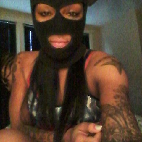 amiller4280's tweet photo. Halloween nights down North....#shitgetcrazy https://t.co/Eiuf3izEK2