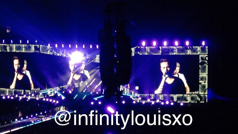 sophemma_xoxo's tweet photo. @The1D_Helpers #BestOTRAMoments this picture I took off Liam๐ญ๐ซ https://t.co/accP3Dtt5V