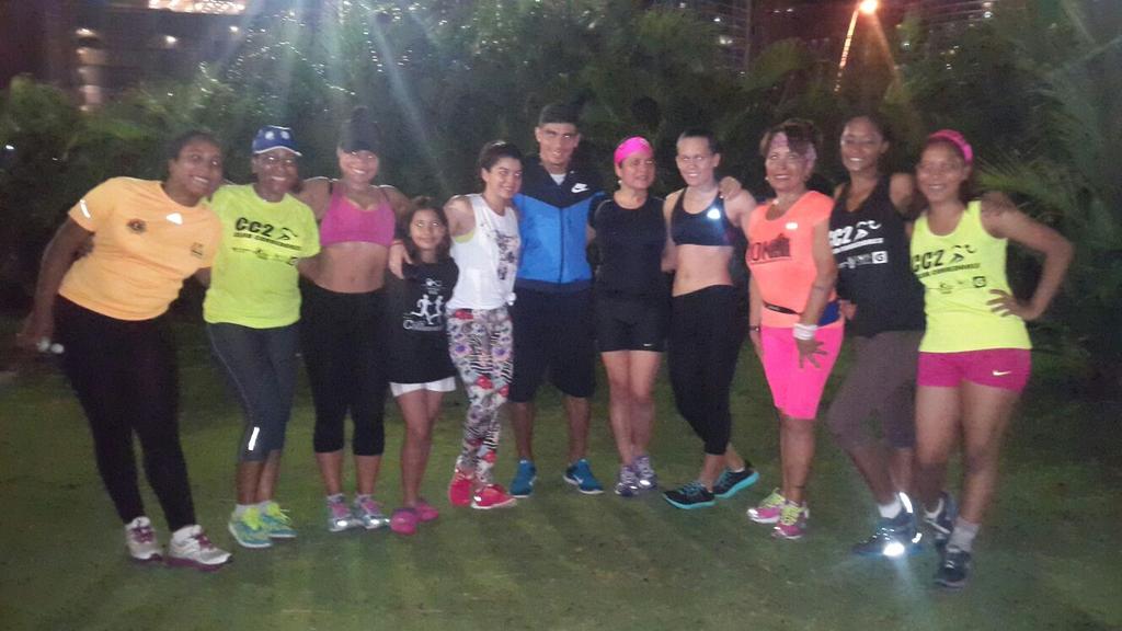 clubcorredores2's tweet photo. Las chicas de CC2 ayer en nuestro entrenamiento con @Juanrasolis  algo de fisico y series de 2k #running #teamcc2 https://t.co/JwzLSr6D1K