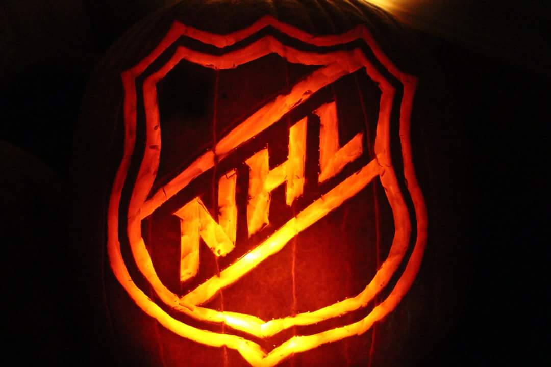 Lucas_WildFan's tweet photo. Look at what my wife carved! @LaceyLu87 @sfstampede @S_Lekkas @dakota_case @T_Vanek26 @mnwild @NHL https://t.co/eCY0NzFxsF