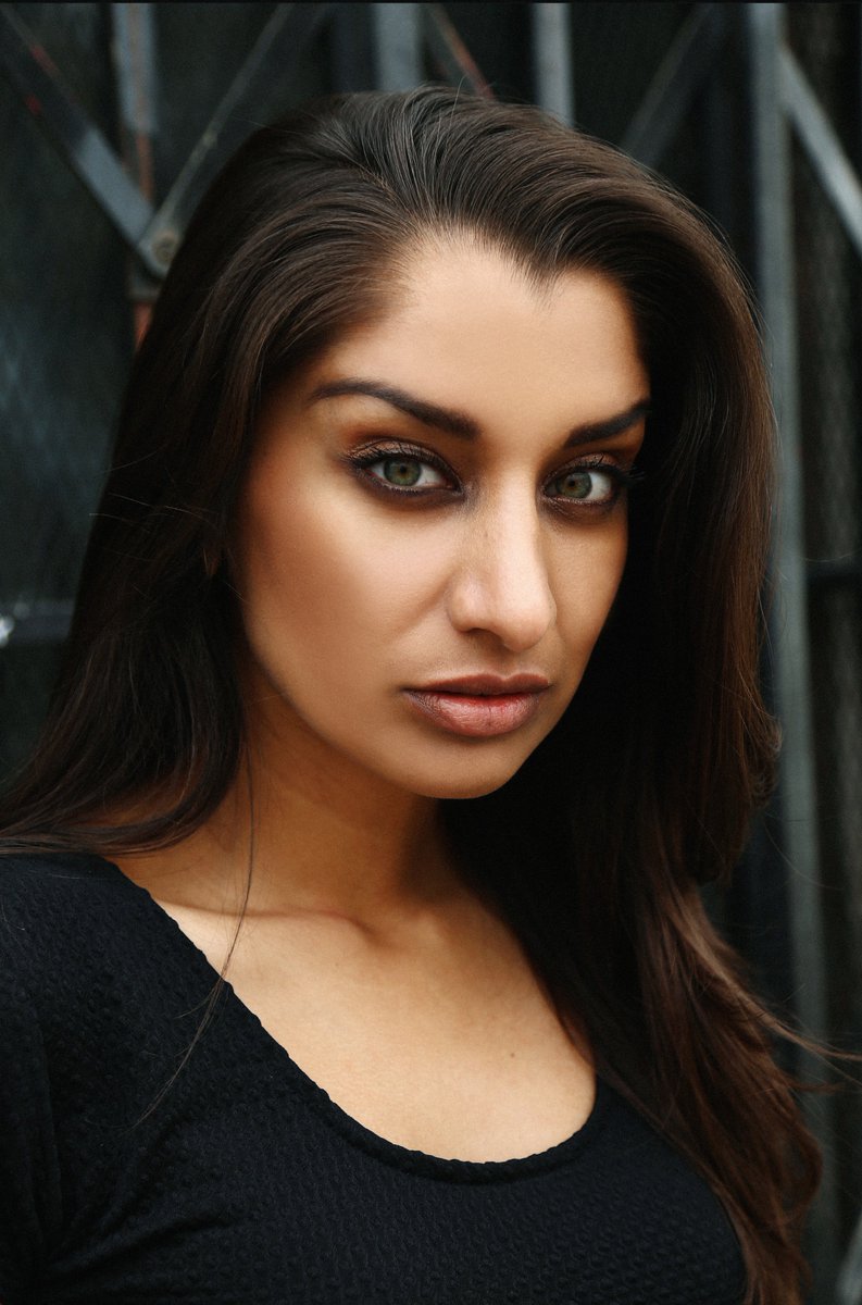 LevyJ87's tweet photo. Happy Birthday our emerald eyed beauty, simply stunning inside and out. It's a pleasure to have you at our agency https://t.co/lWCCLWFiGw