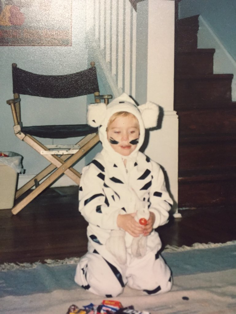 aneikirk's tweet photo. Happy Halloween! #sweatsuit #electrictape #whitetiger https://t.co/9auD28eFA1