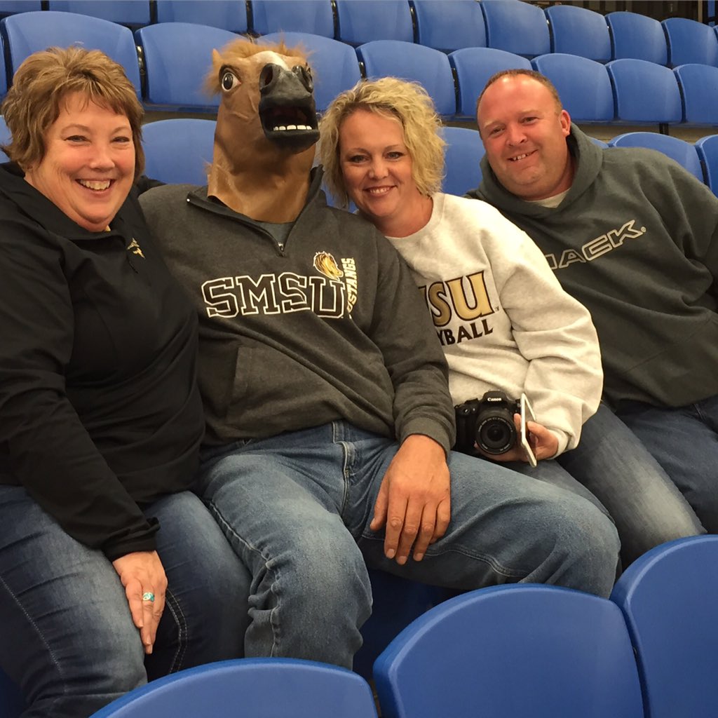 schwittersla's tweet photo. Watching @abbeythissen #mustangs #volleyball #thehammer #beastmode https://t.co/nZGVpa8AmP