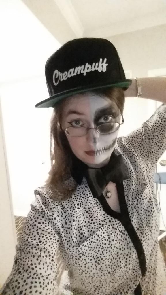 LexiStar77's tweet photo. @natvanlis @GayWomenChannel @carmillaseries #deadcreampuff #creampuff #Skeleton #halfskeleton https://t.co/Mv38v7l5cM