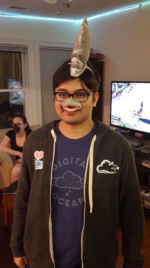 Jw0x47's tweet photo. @pgandhi_ Went as Sammy the shark for Halloween this year! @jlajx @digitalocean https://t.co/gMumIY2KgH