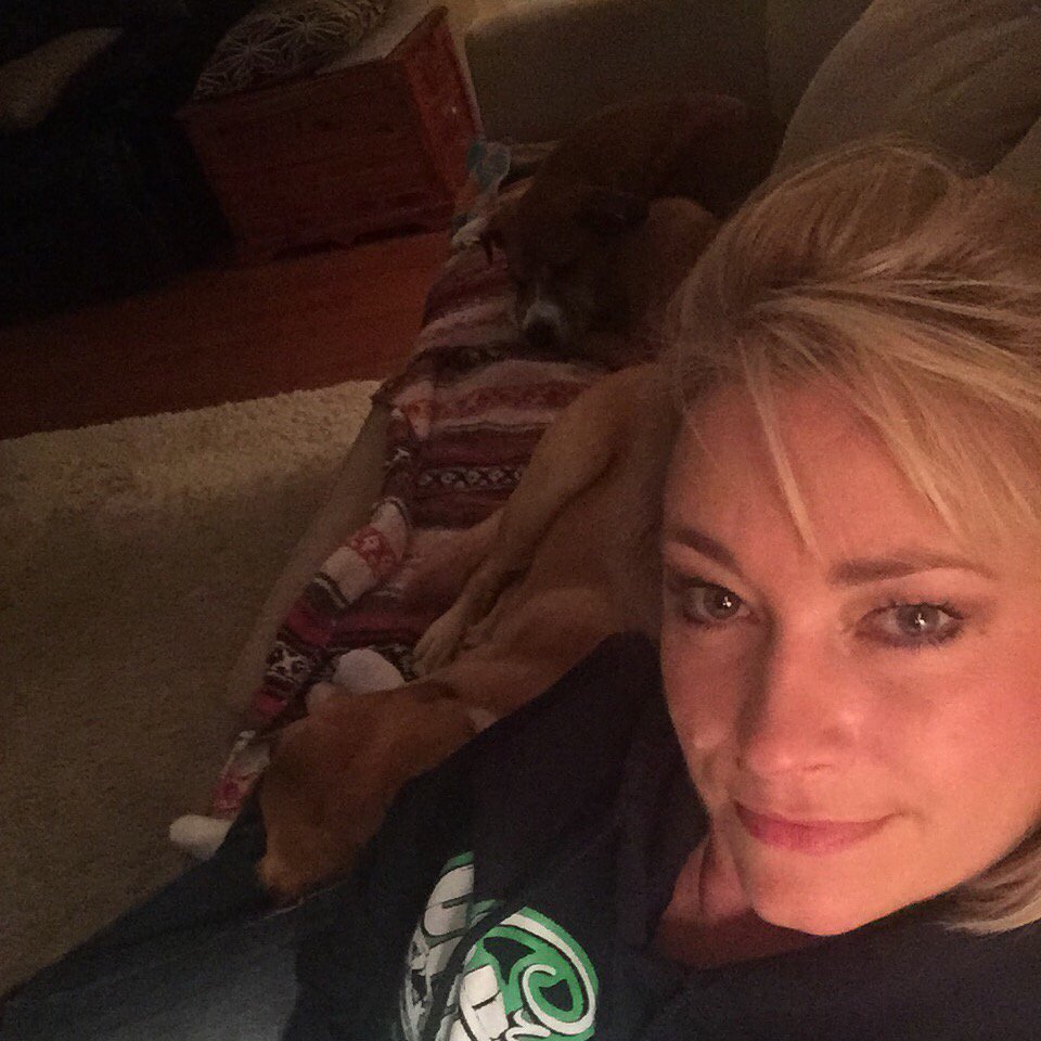 AMSmith_0223's tweet photo. My dogs are my babies. All up in my space. Best leg warmer EVER!!! https://t.co/Y5yykN2XXo