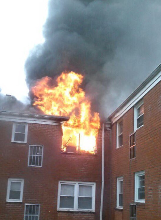 HTFDengine16's tweet photo. Working smoke detectors save lives. Change your Clocks, Change your Batteries! Test your detectors weekly! https://t.co/PmfBHSstSO