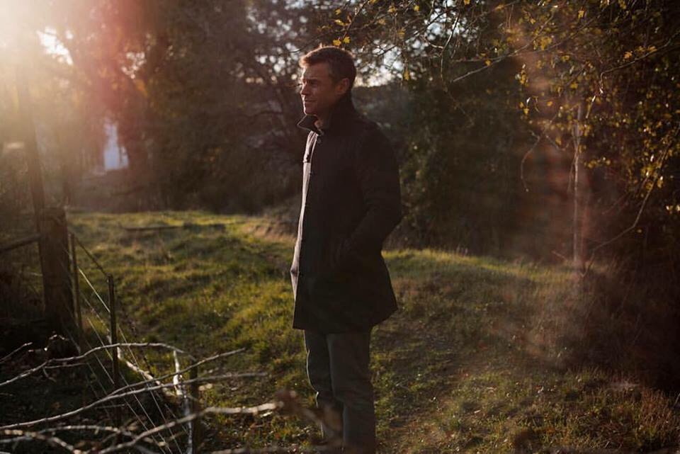 Tonight! #TheBeautifulLie ! <a href="/ABCTV/">abctv</a> 830pm written by <a href="/JonoGavin/">Jono Gavin</a> dir <a href="/Glendyn_Ivin/">Glendyn Ivin</a> has my fav scene 'hooks for hands'💕