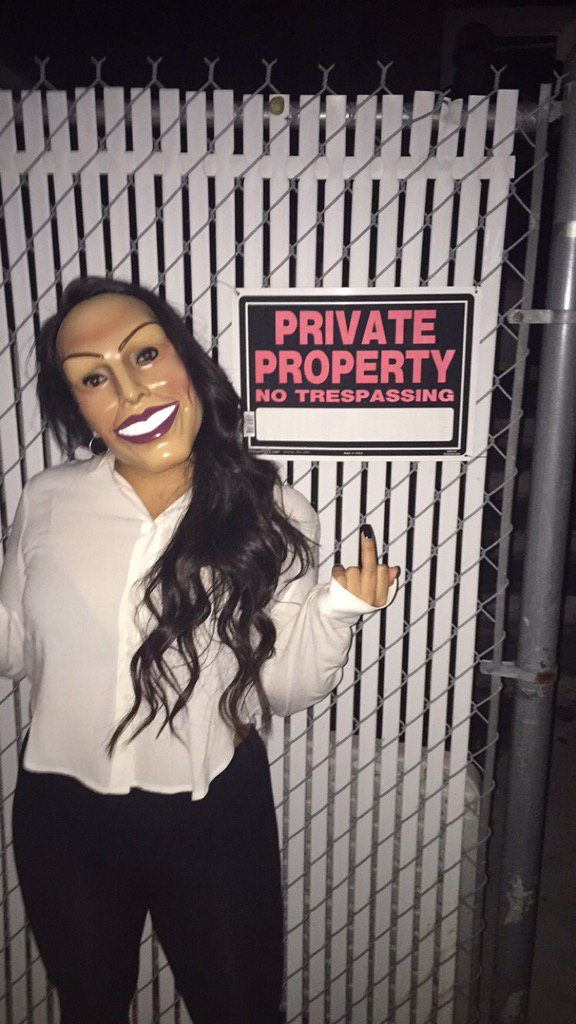 yesfountains_'s tweet photo. Cleansing my soul🔪👻 credz to @kal_zon https://t.co/PHQbbRuDoC