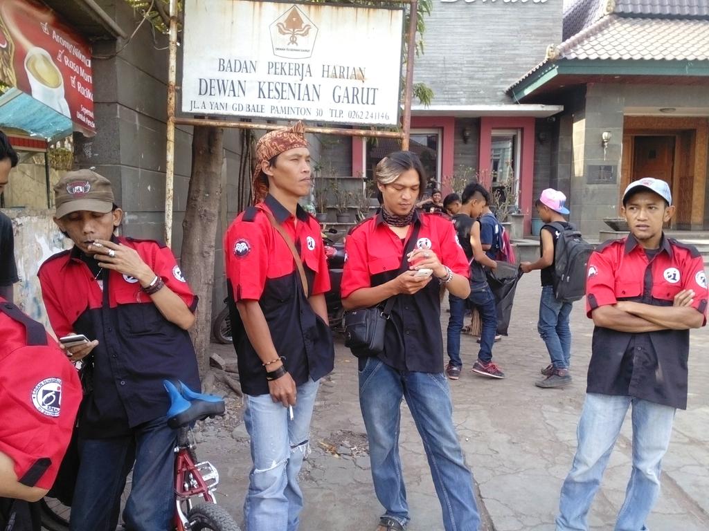 BianglalaReksfm's tweet photo. CFD...GOi GREEN GARUT...Bersih Bersih di sekitaran jalan Ahmad Yani...@reksfmgarut @rudygunawan_grt @infogarut https://t.co/7NvNLOFg1E