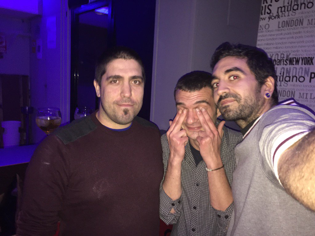 javiotel's tweet photo. De fieston con los mejores #friendsforever #colegasdeverdad @viper800s https://t.co/aHdYb2hyFC