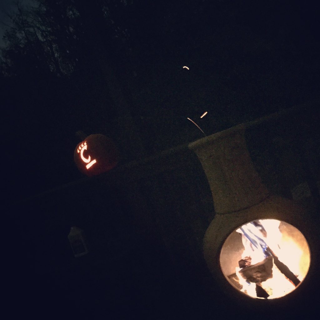 MauraKoonz's tweet image. Best way to enjoy an evening after a big #Bearcat W with @CoachKoonz!! #fallweather #perfectfire