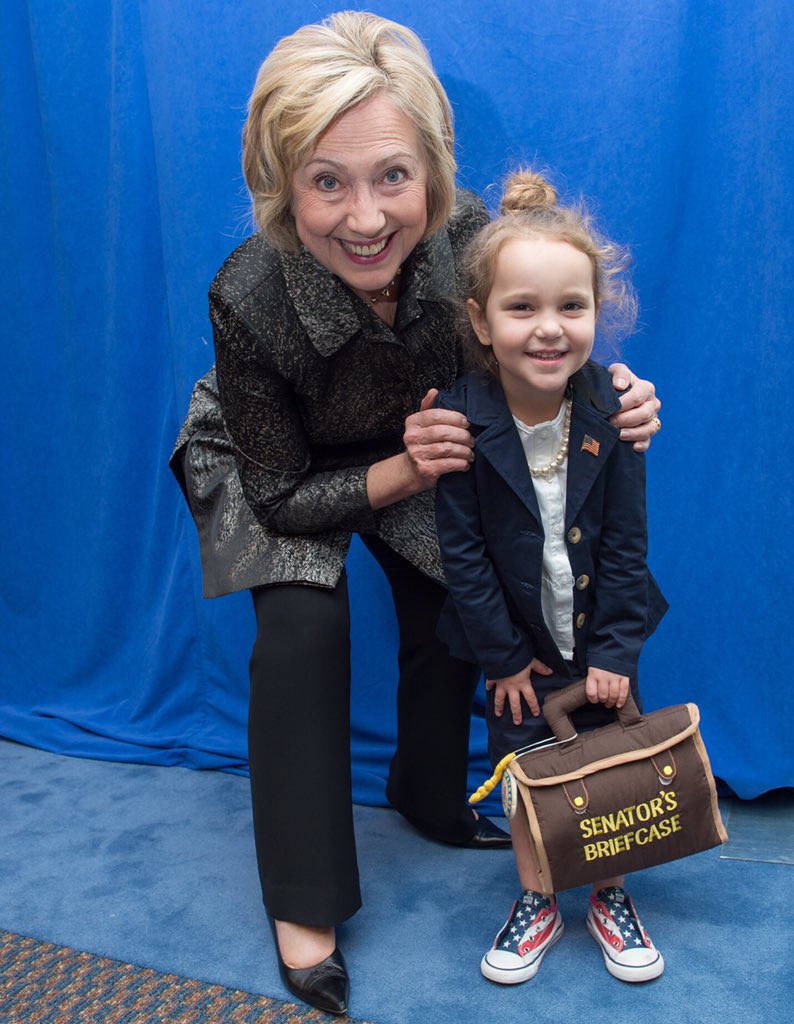 HillaryClinton's tweet photo. Happy Halloween! 🎃 https://t.co/kjfUE0YO8U