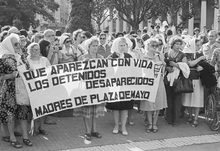 stephblash's tweet photo. @ilianapagan #wcutuit mothers walked in non violent demonstrations in Argentina asking for their children back https://t.co/8RU8hhqizE