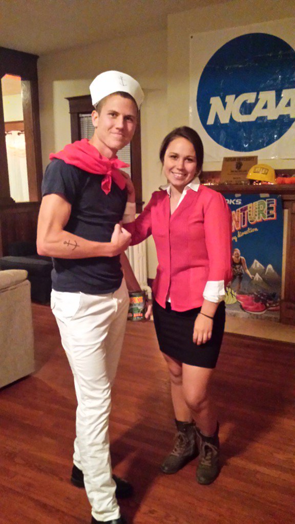 eric_wymer's tweet photo. My Olive :) #halloween2015 https://t.co/J2Bo58ppks