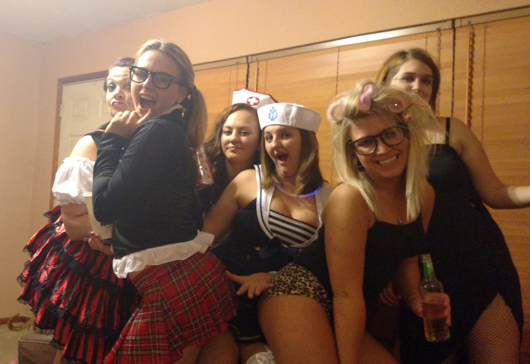 AshleyyHannah09's tweet image. What a great night with these ladies. Love them! #halloween2015 #SluttyProblems