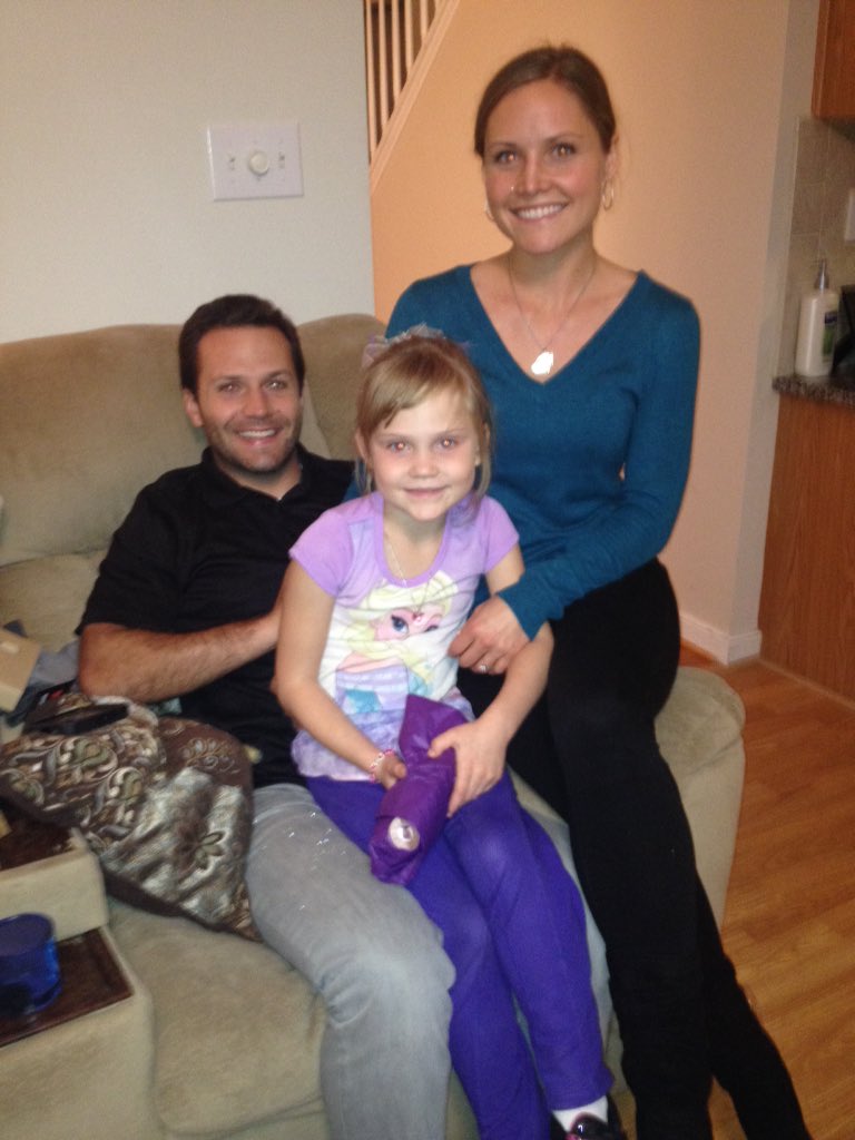amunsell11's tweet photo. So great getting to see my sweet family at the same time! @KingCoopCong https://t.co/KtaIZ9YTsj