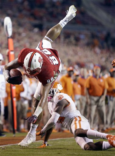AP_Top25's tweet photo. Is #Clemson making a case for No. 1? @ralphDrussoAP looks ahead to the #CFP2015 rankings: https://t.co/0V6NAmqKsy https://t.co/YJTLcDIBdJ