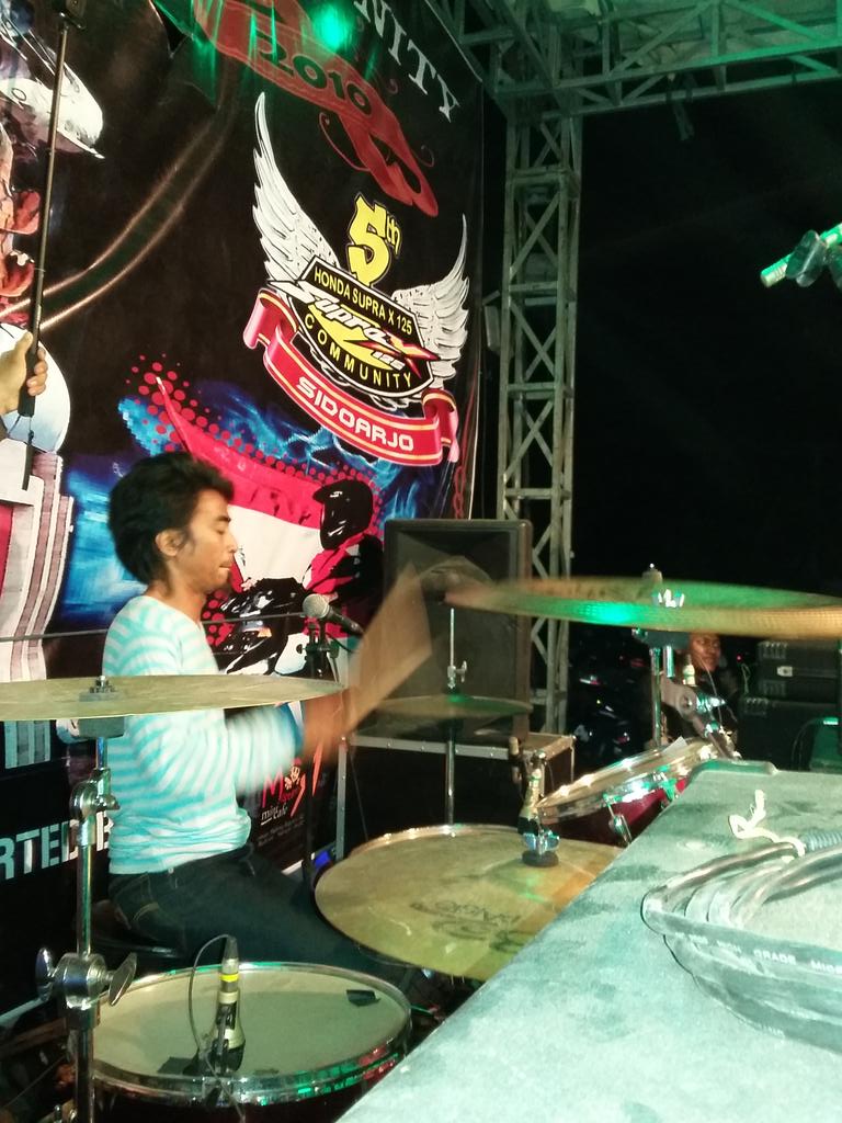 YouAndMe_Rock's tweet photo. Last Night at Lap.Sadeng Kletek @Kotasidoarjo ... *Pecahhhhhh.... https://t.co/J3jPibP3eB