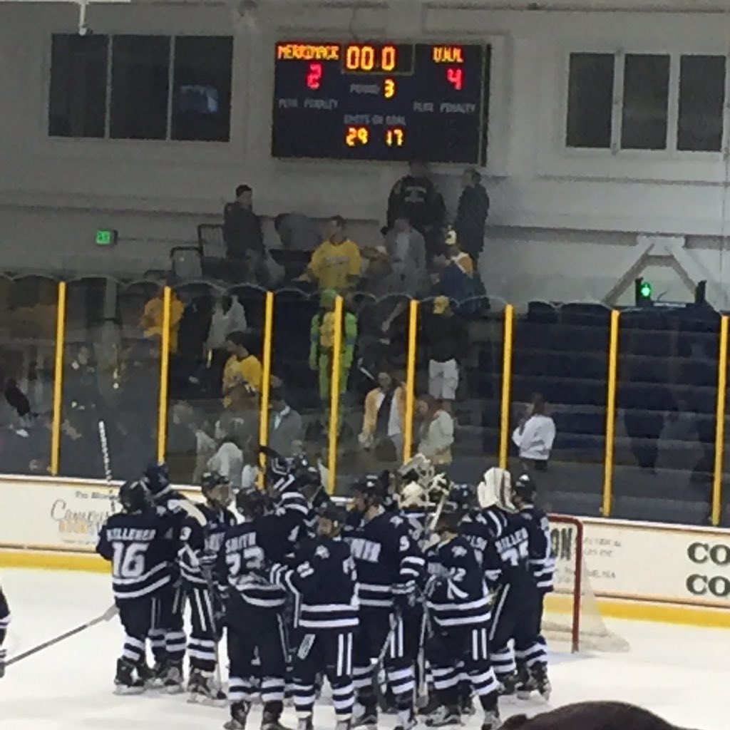 UnhCatFan's tweet image. Big win 'Cats!! #2BigPoints @UNHWildcats