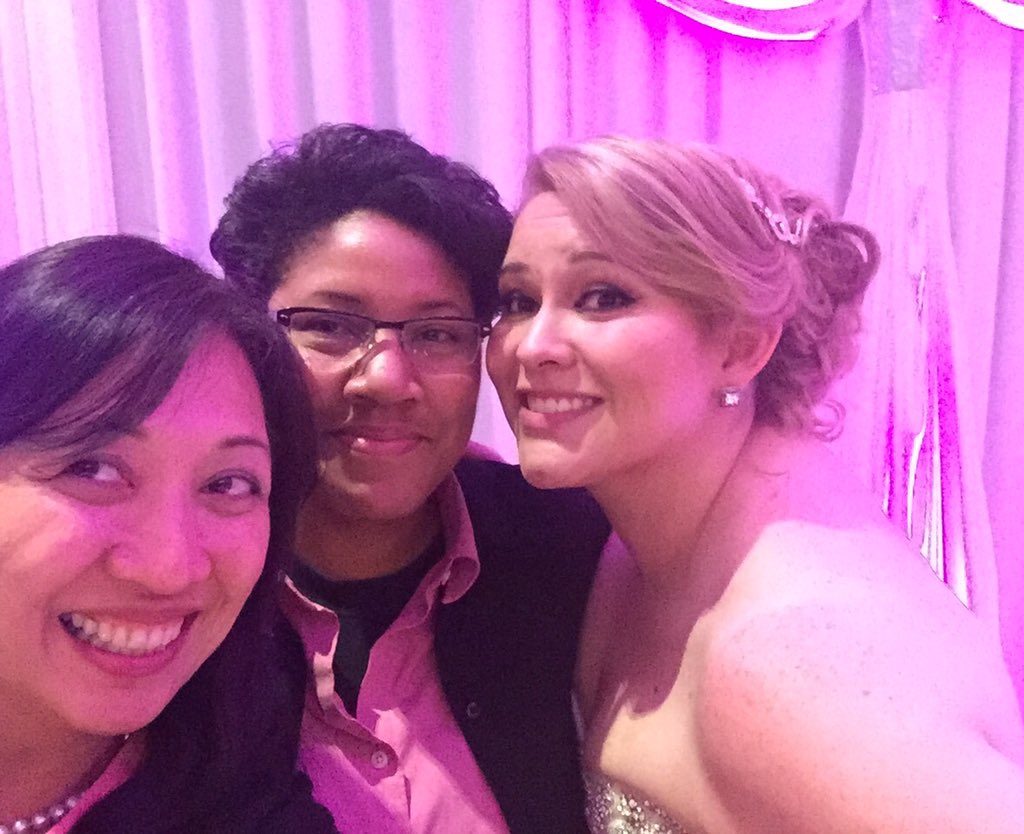 akgonzal327's tweet photo. Reunited with my loves #jj2015 @Juanifera @lemrrw https://t.co/kYMB6gZLEa