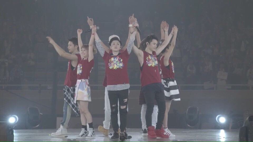 aaaloveabcd's tweet photo. AAAのlive行きたいよ！！！！ https://t.co/GegwSY0bZA
