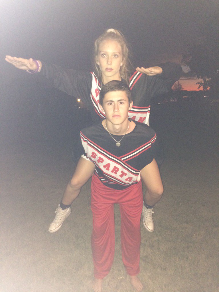 sarahsledge12 tweet picture