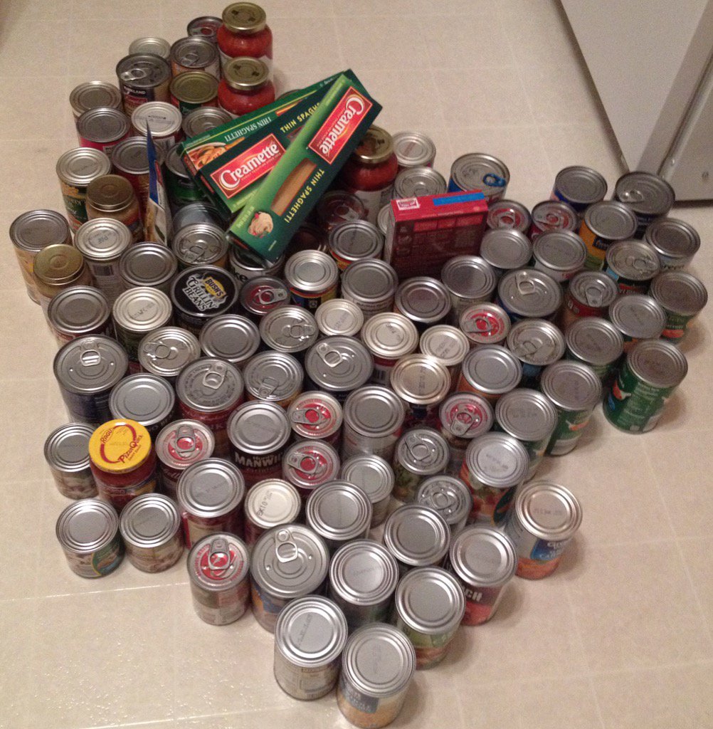 NBKeyClub's tweet photo. Trick or treating for canned goods for the Loami food pantry! https://t.co/y0ngsvz9ab
