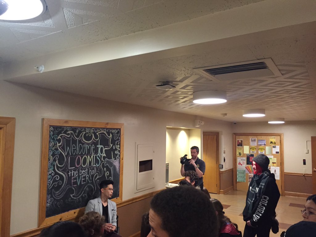 Loomis_Hall's tweet photo. Magic happening in Loomis! Former RLC Zak returns with a magician to impress all Loomites everywhere https://t.co/2xRsFWi8GI