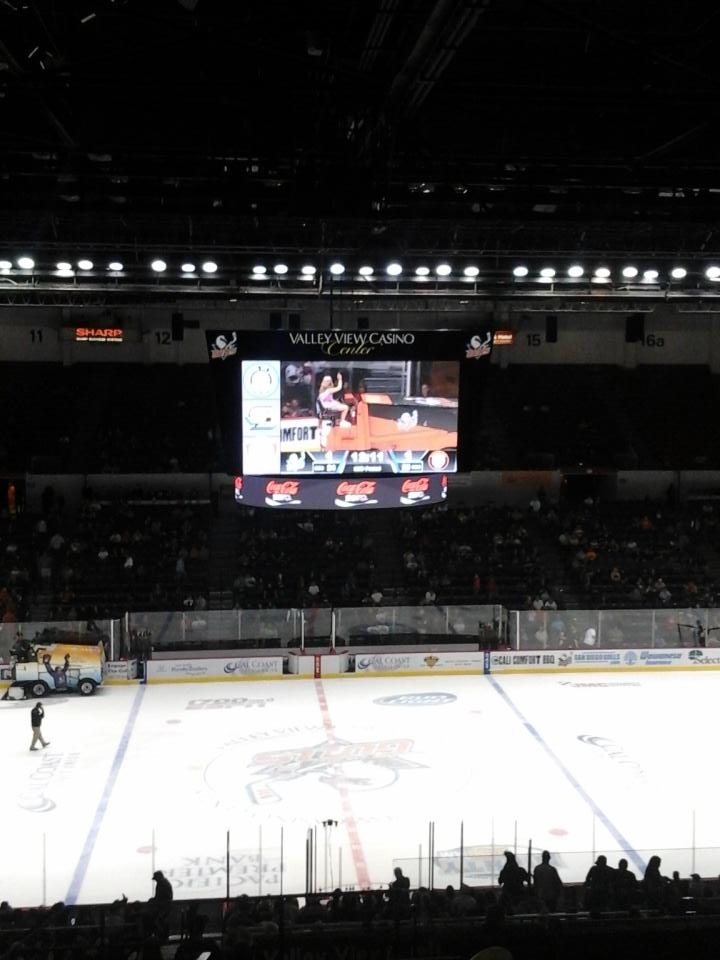 DaveStuIsaac's tweet photo. End if 2, gulls 1 heat 1.  #AHL https://t.co/Diu1MS6uIy