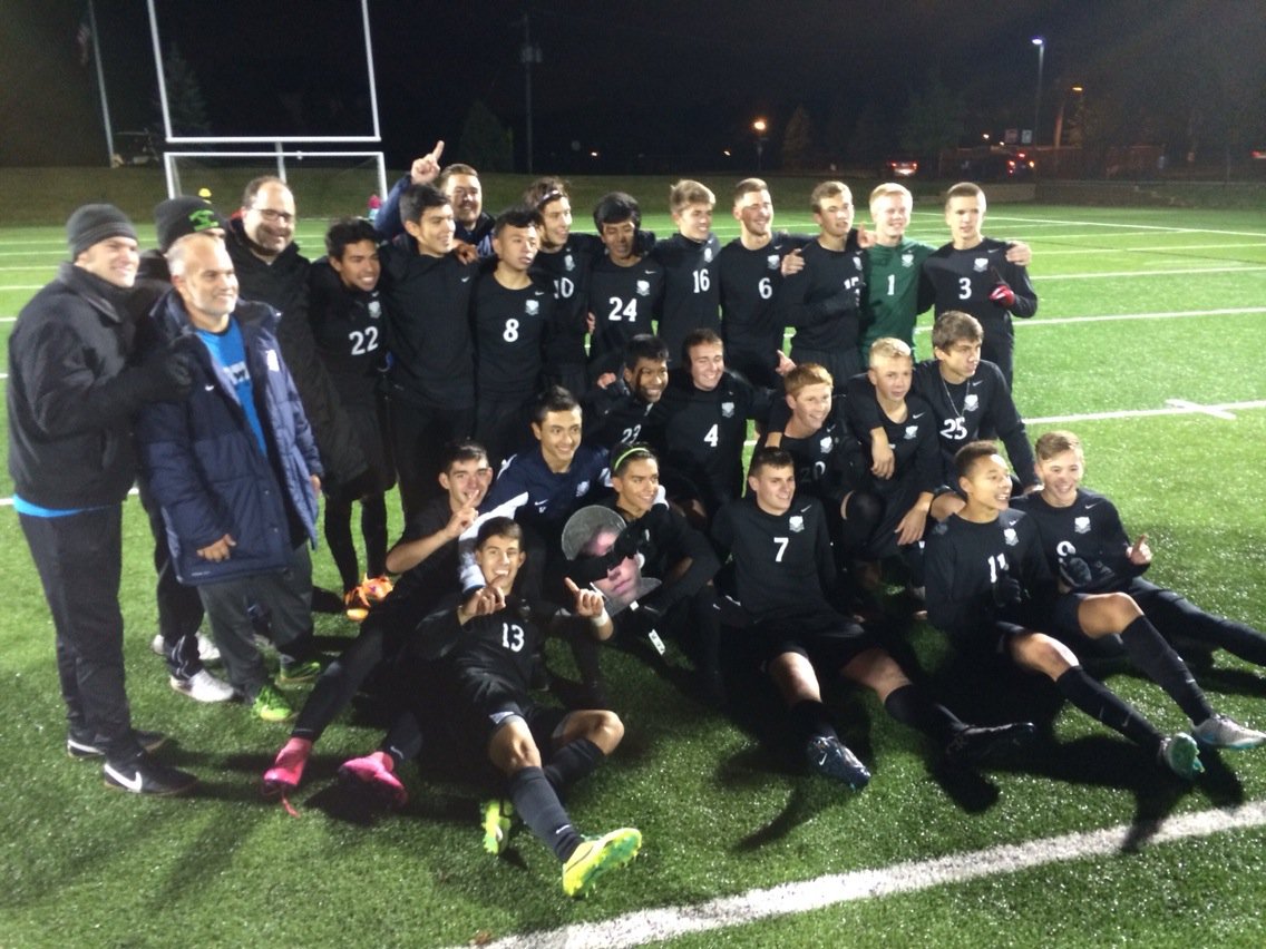 BartlettHawksAD's tweet photo. Sectional Champs! https://t.co/9BKzYKJRk4