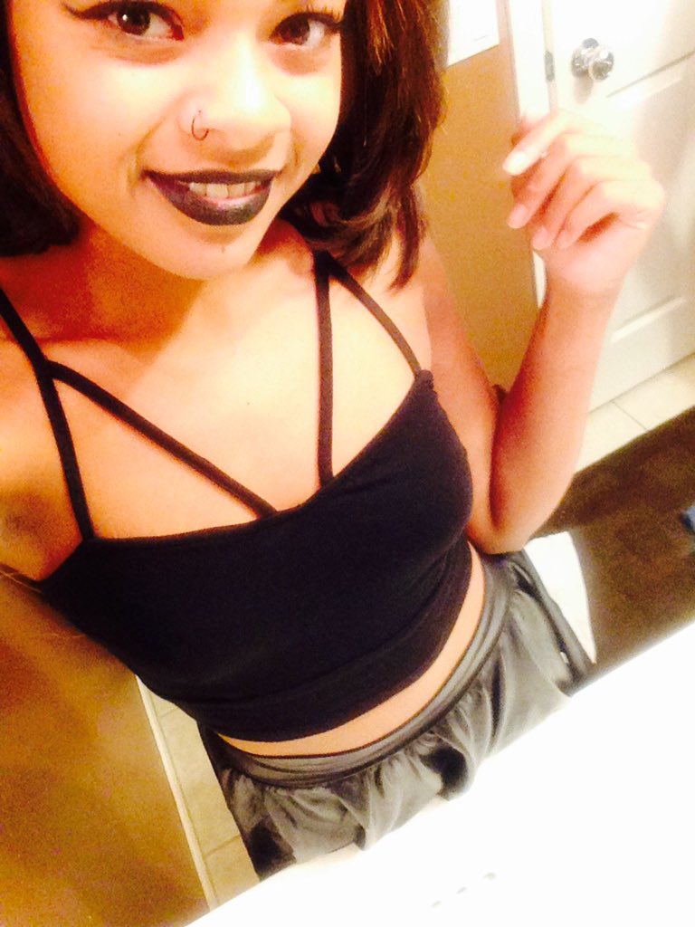 youlovedeee's tweet photo. Feelin myself 😌
Happy halloweeeeen 🎃❤️🤗 https://t.co/VDVAeTo3DE
