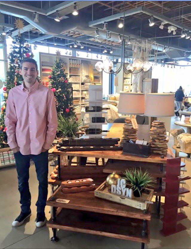 JCDSYN's tweet photo. today's a day for the books. #happyhalloween #JCDSYN #westelm https://t.co/14yFT9xluM