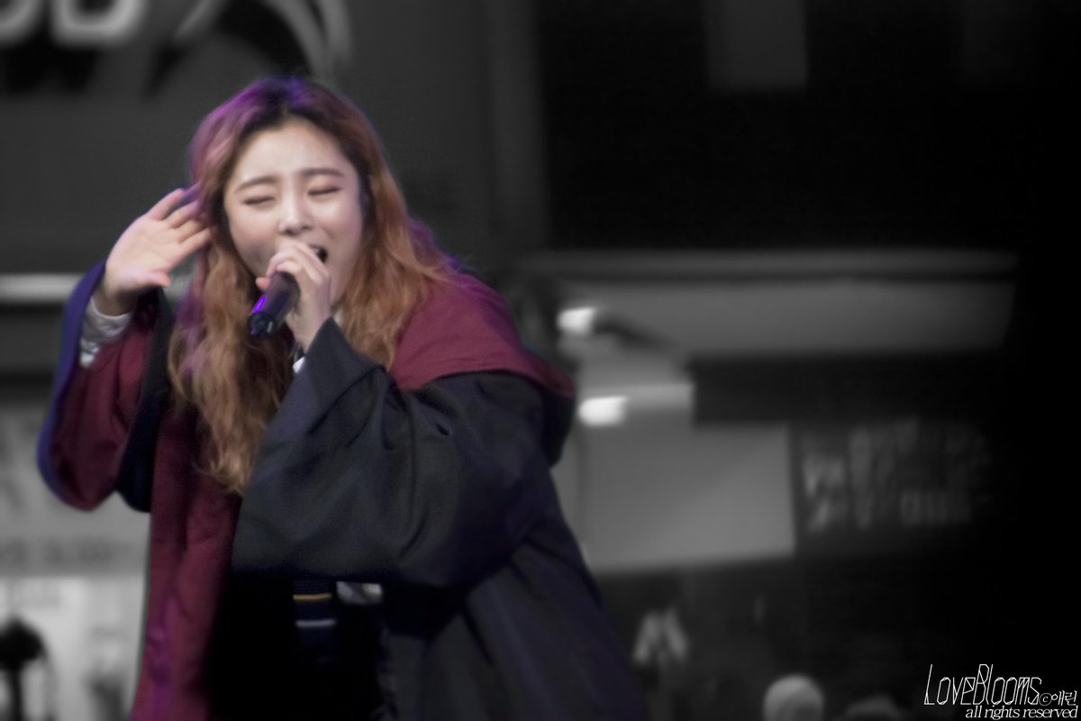 With_Wheein's tweet photo. 151031 Fantaken : Whee In at Ansan Town Tower (DL 12P : https://t.co/aGPP4xyWMv) https://t.co/tDUjmKu3kJ https://t.co/GSR8MDEEgl